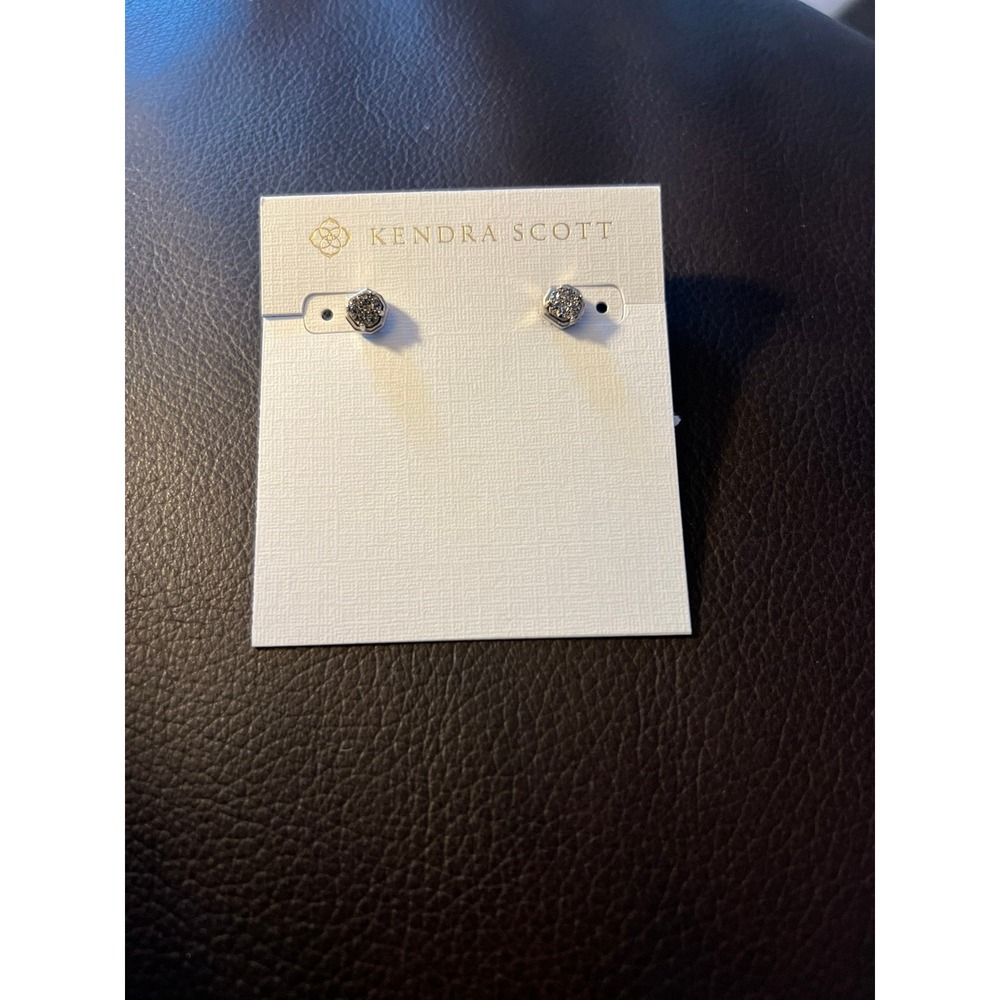 NWT- Nola Kendra Scott Stud Earrings- new with tag